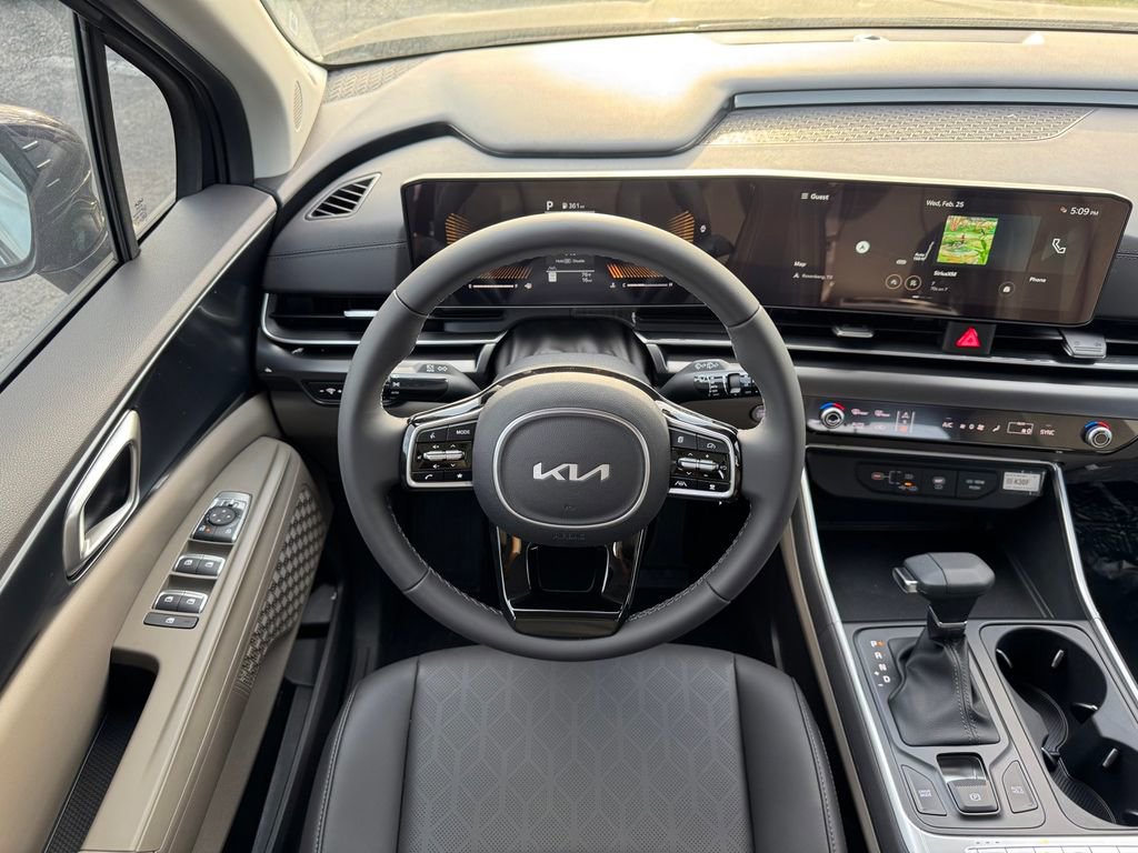 New 2026 Kia Carnival FWD image 17
