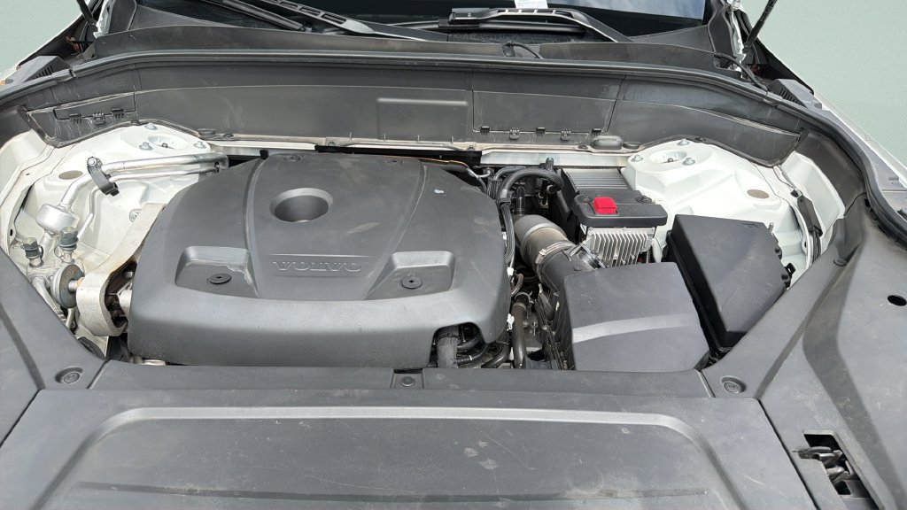 Used 2022 Volvo XC90 T5 Momentum w/ Protection Package Premier FWD image 34