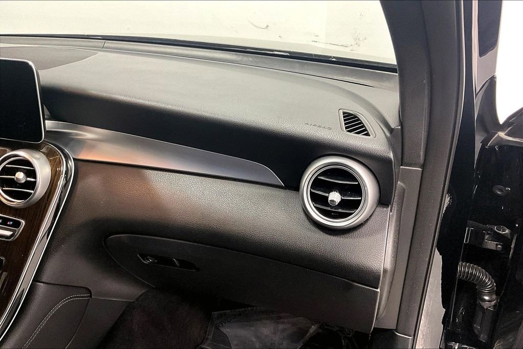Used 2021 Mercedes-Benz GLC 300 image 16