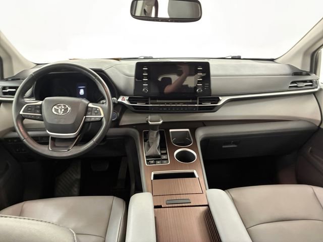 Used 2022 Toyota Sienna XLE FWD image 20