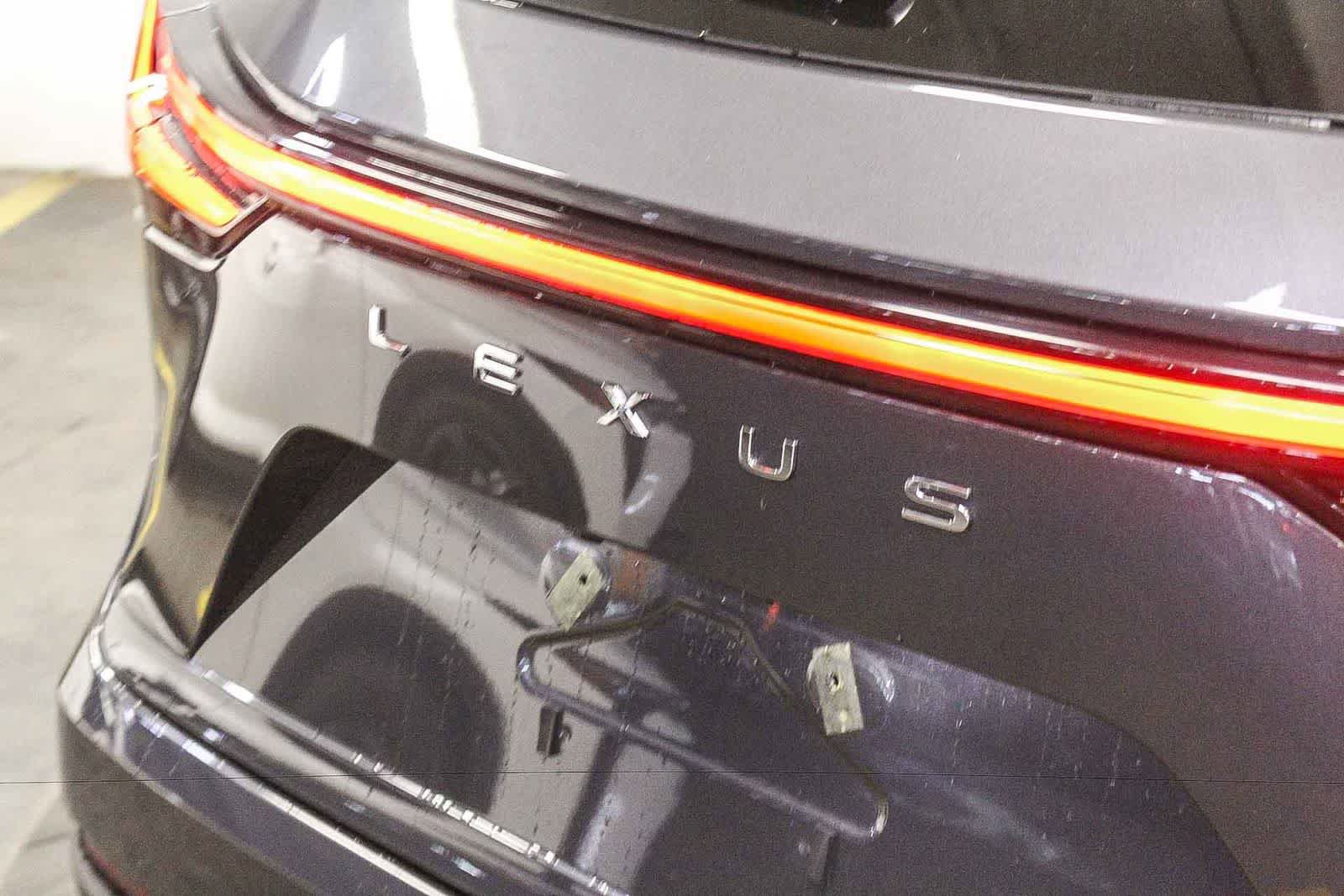 Used 2025 Lexus NX 250 FWD w/ Accessory Package (2T) image 10
