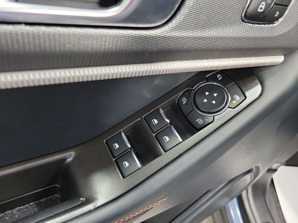 Used 2025 Ford Explorer ST image 38