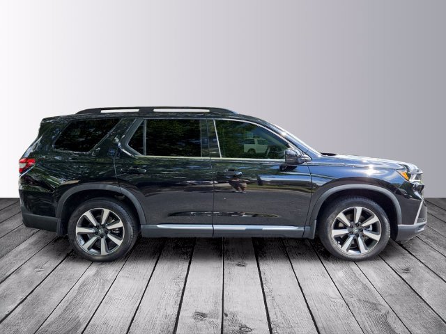 Used 2025 Honda Pilot Touring image 6