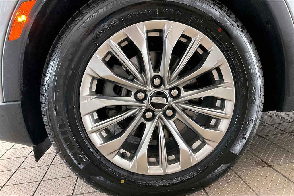 Used 2025 Cadillac XT4 Premium Luxury FWD image 31