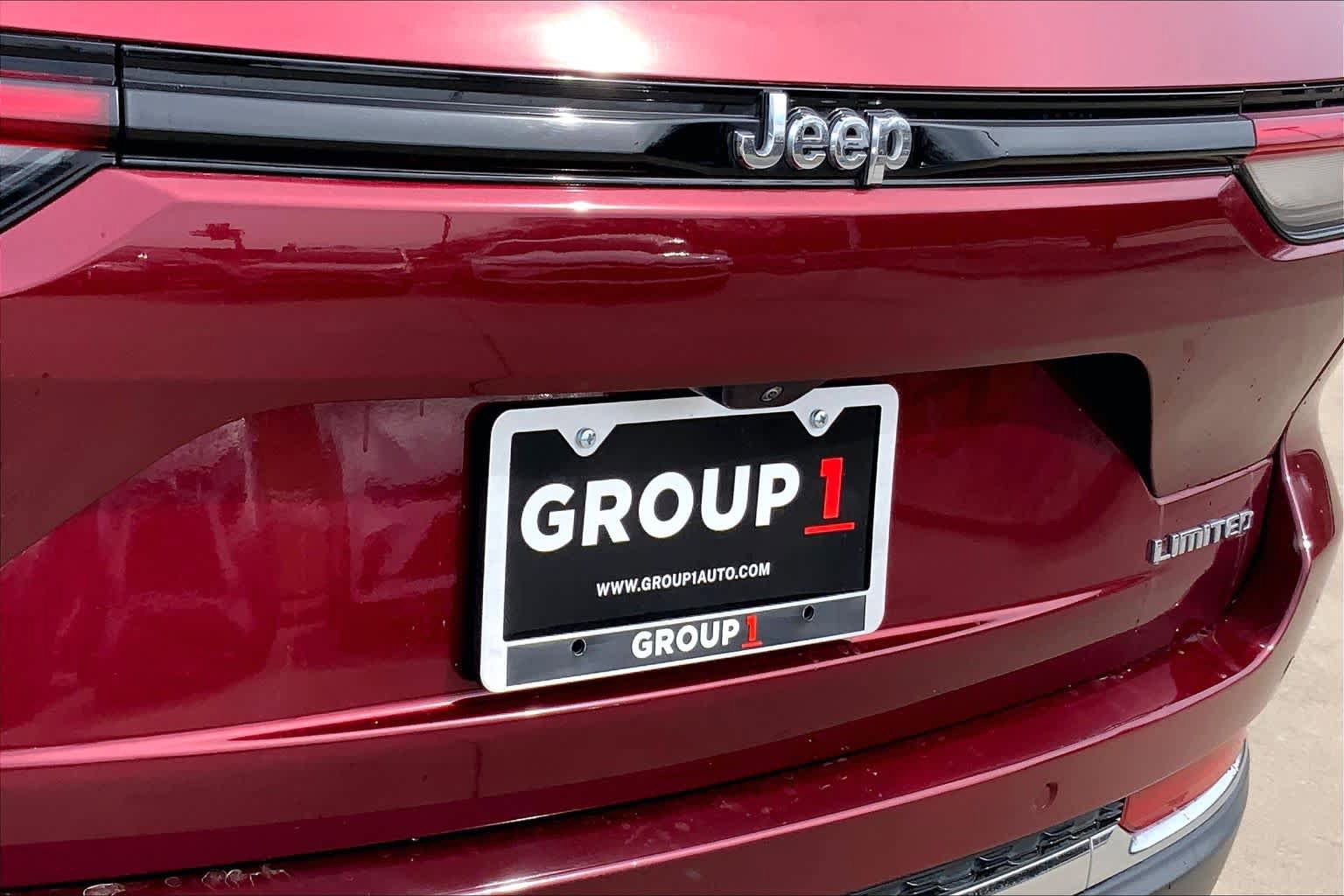 Used 2024 Jeep Grand Cherokee Limited image 31