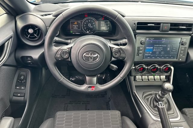 Used 2022 Toyota GR86 RWD image 15