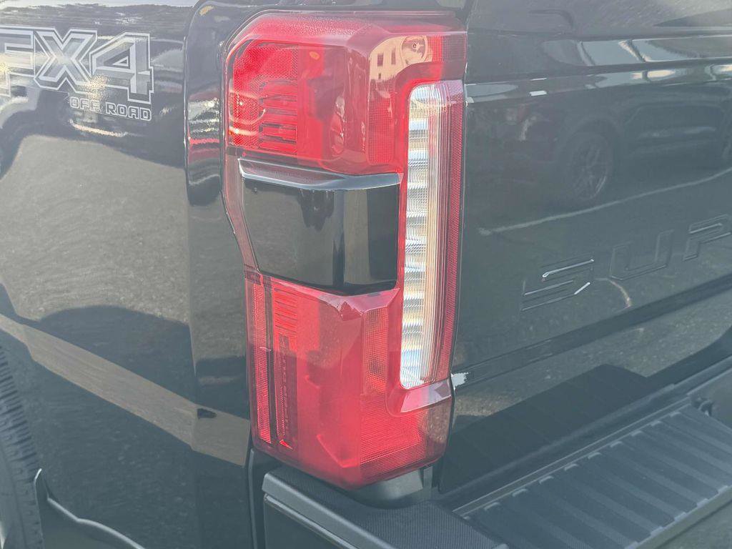 Used 2024 Ford F250 Lariat w/ Lariat Ultimate Package image 11