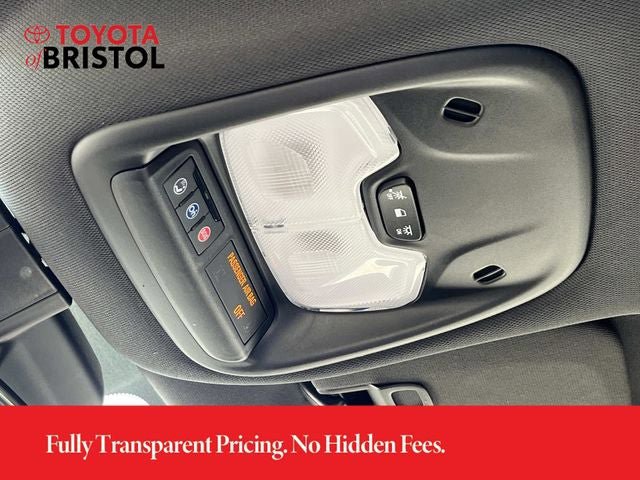 Used 2024 Chevrolet TrailBlazer RS w/ Driver Confidence Package FWD image 32