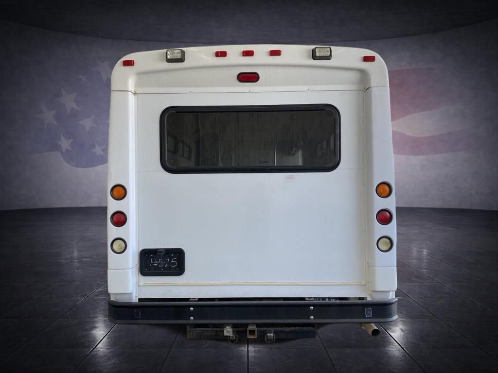 Used 2012 Ford E-450 and Econoline 450 Super Duty w/ Shuttle Bus Prep Pkg image 4