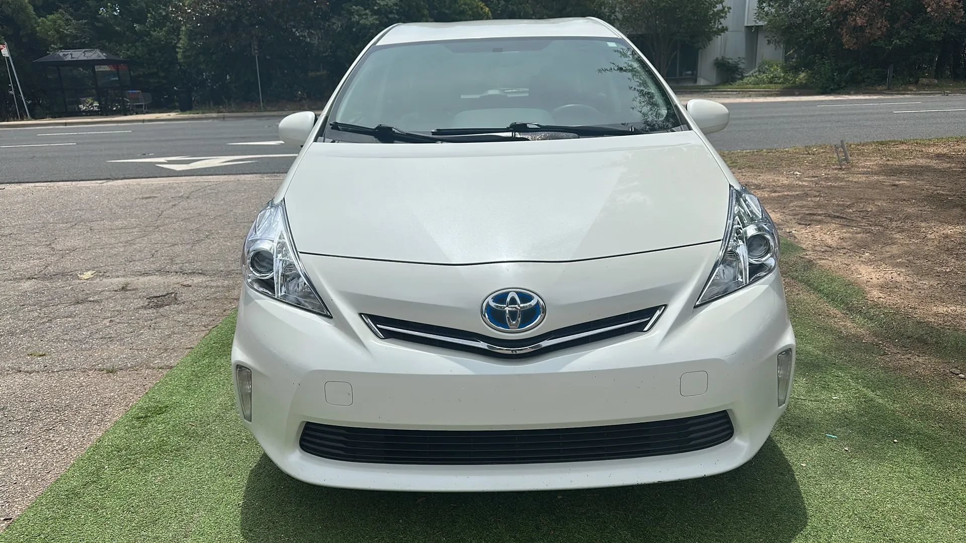 Used 2012 Toyota Prius V Two FWD image 2