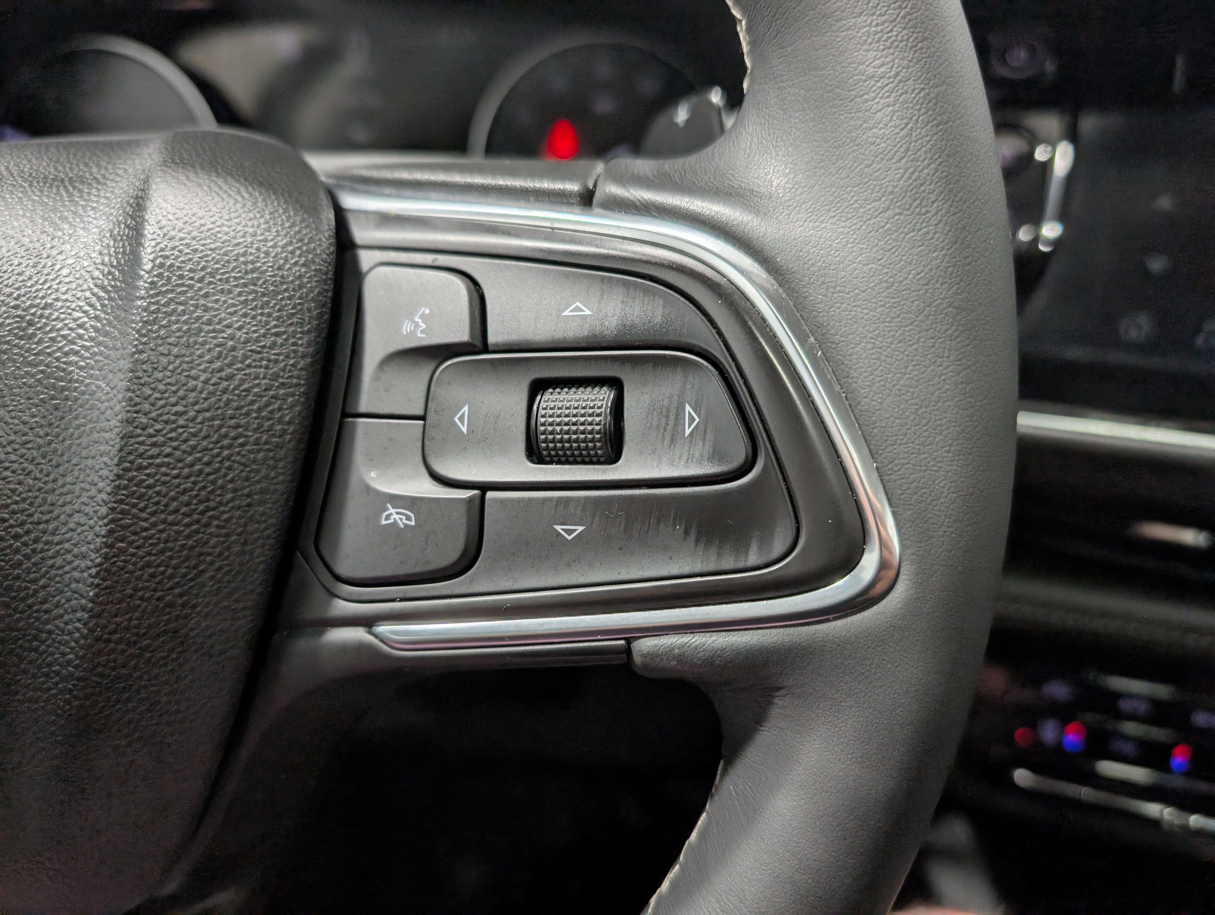 Used 2023 Buick Envision Avenir image 23