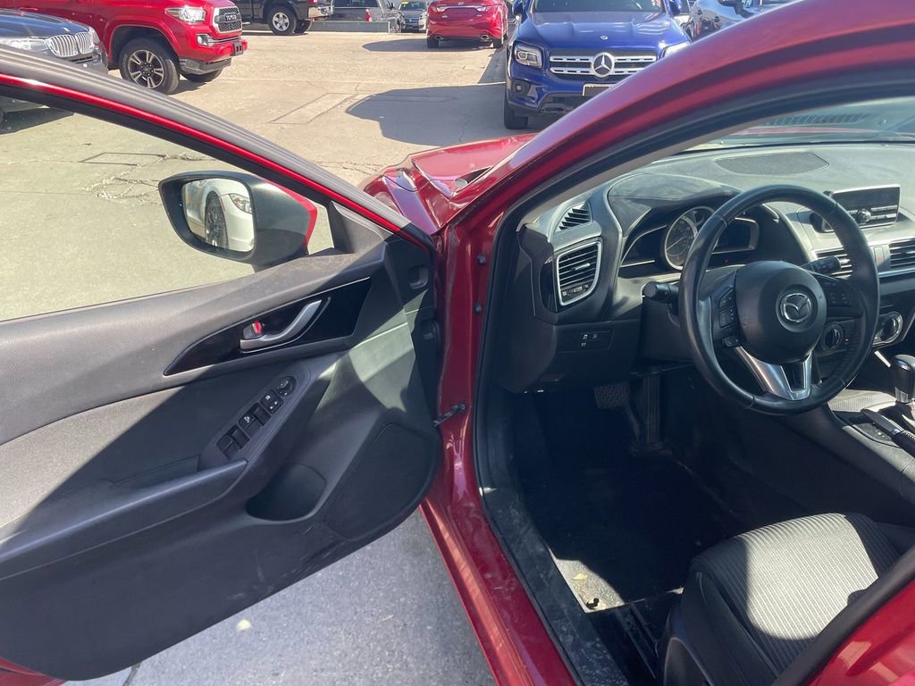 Used 2014 MAZDA MAZDA3 i Touring w/ Moonroof Package 1 FWD image 10
