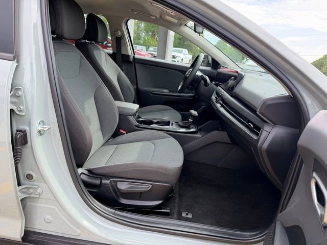 Used 2025 Kia K4 FWD image 19