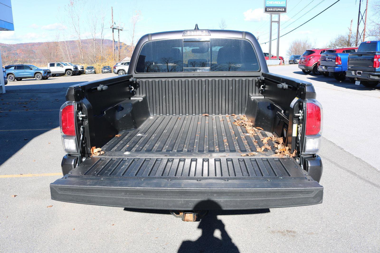 Used 2023 Toyota Tacoma TRD Sport w/ Black Out Package (TMS) image 22