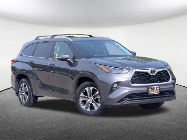 Used 2023 Toyota Highlander XLE AWD/4WD video 2