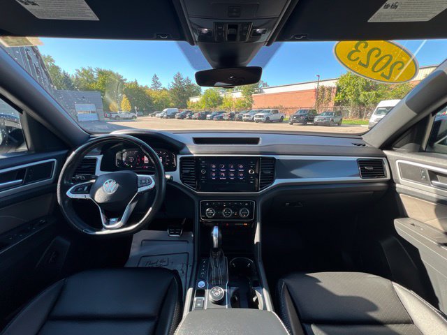 Used 2023 Volkswagen Atlas Cross Sport SEL R-Line AWD/4WD image 18