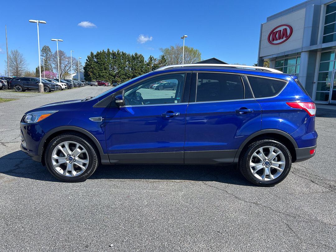Used 2016 Ford Escape Titanium image 2