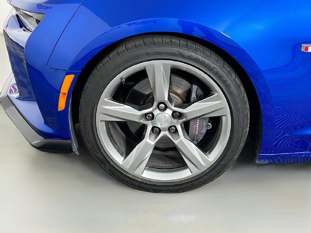 Used 2017 Chevrolet Camaro SS RWD image 14