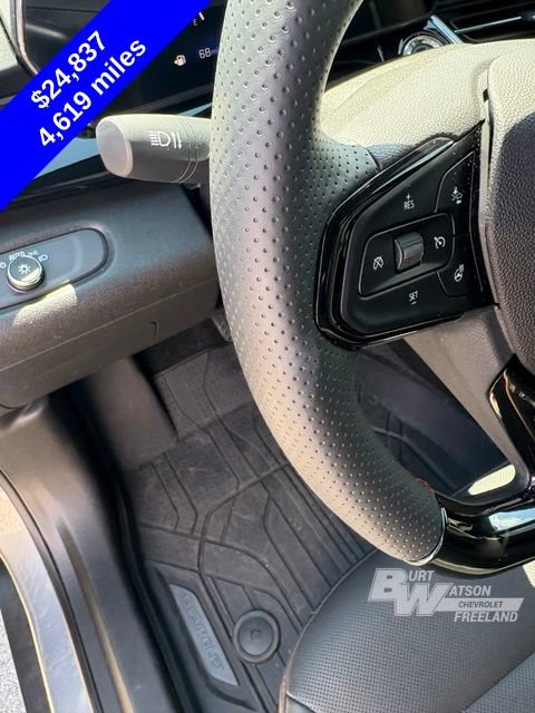 Used 2024 Chevrolet Trax RS w/ Sunroof Package FWD image 14
