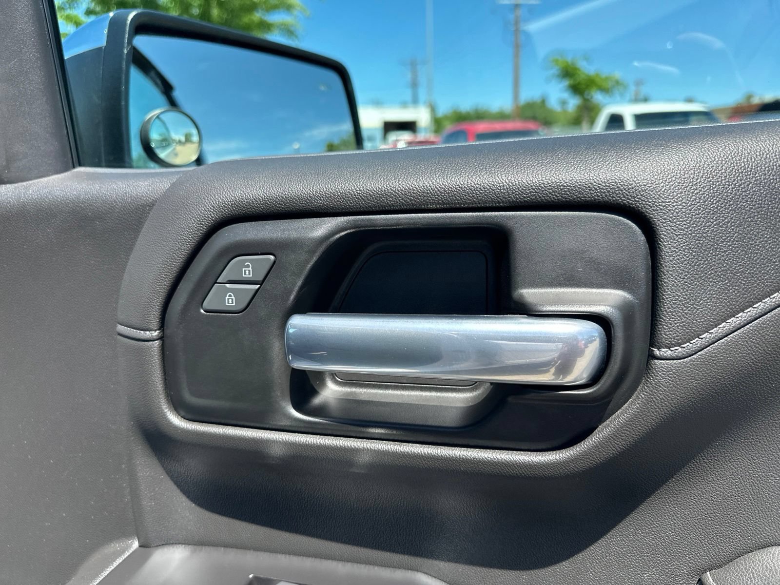 Used 2019 Chevrolet Silverado 1500 LTZ w/ LTZ Premium Package AWD/4WD image 43