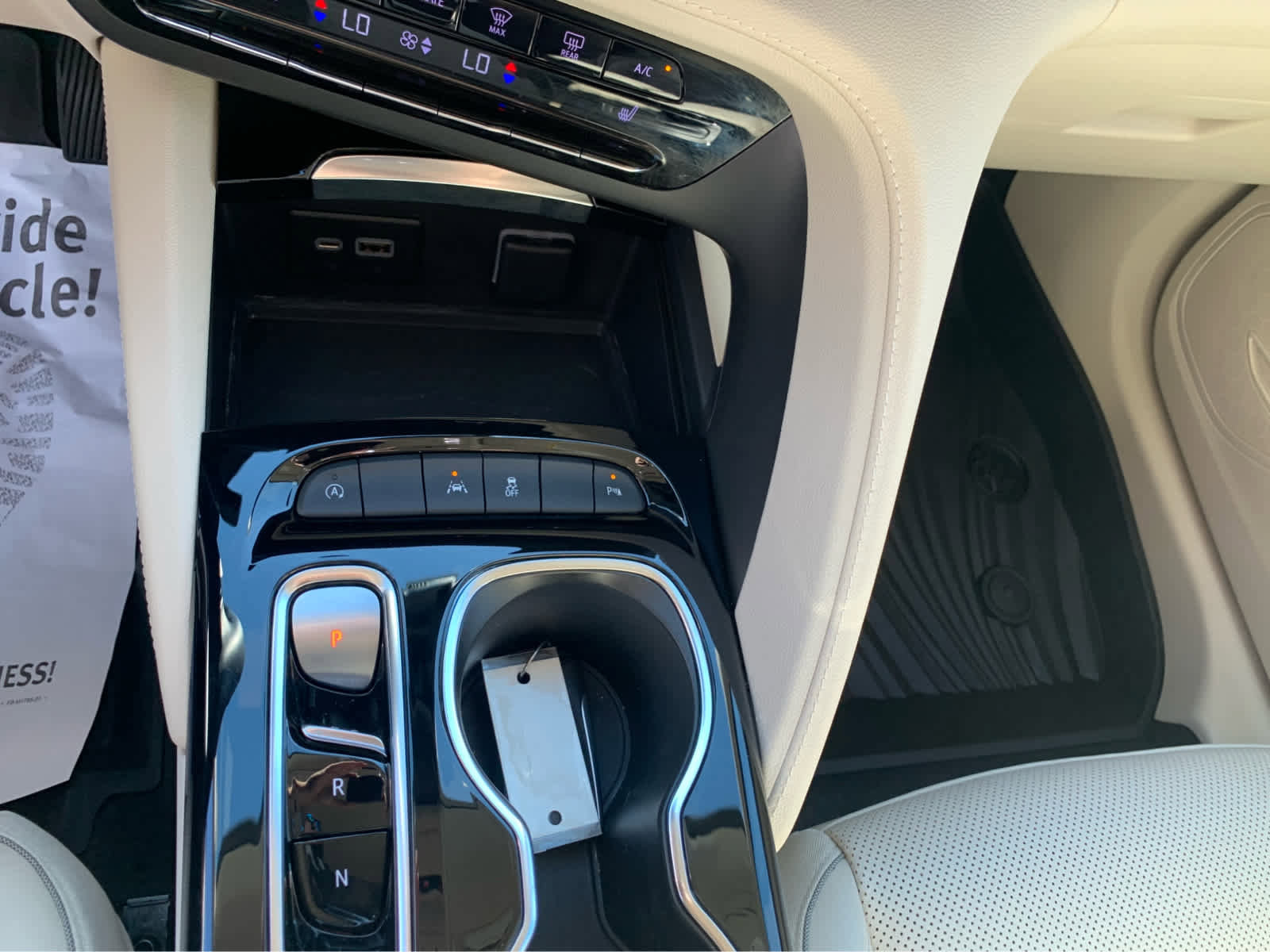 Used 2022 Buick Envision Essence w/ Safety Package image 18