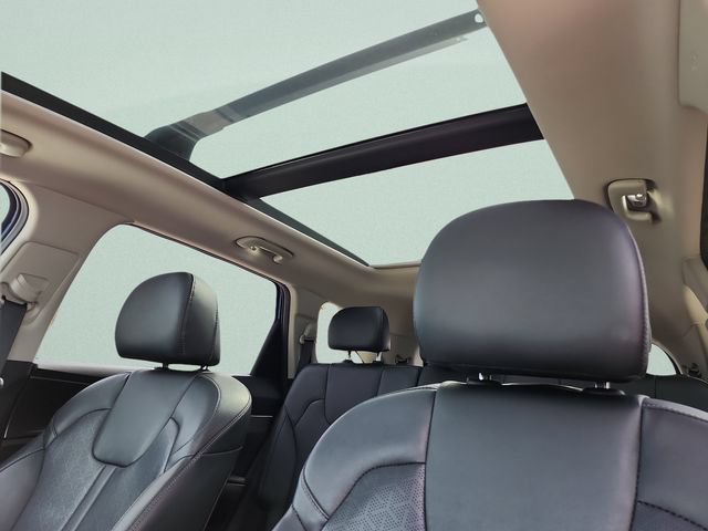 Certified 2023 Kia Sorento S w/ Panoramic Sunroof Package FWD image 29