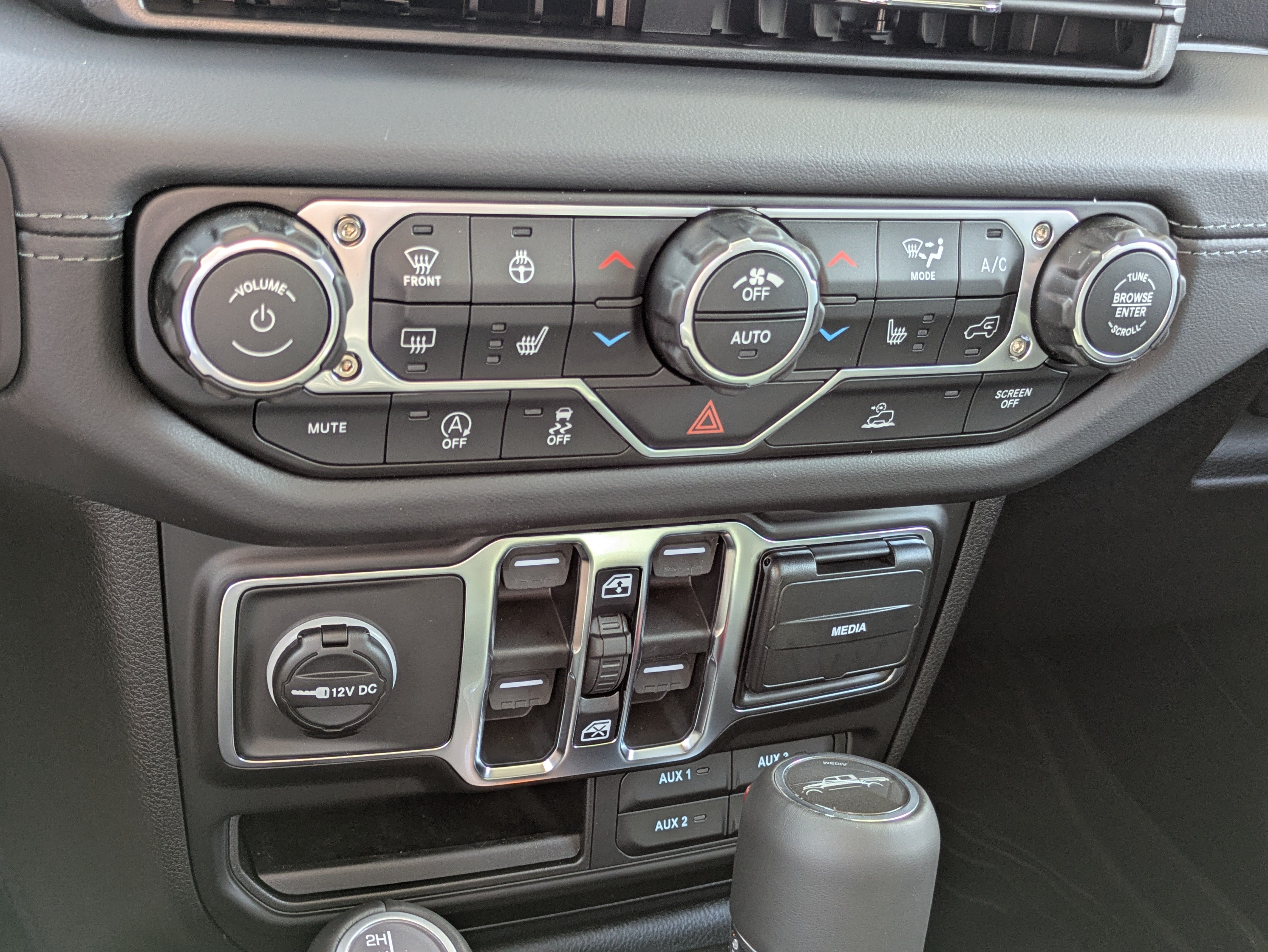 New 2026 Jeep Gladiator Sport AWD/4WD image 15