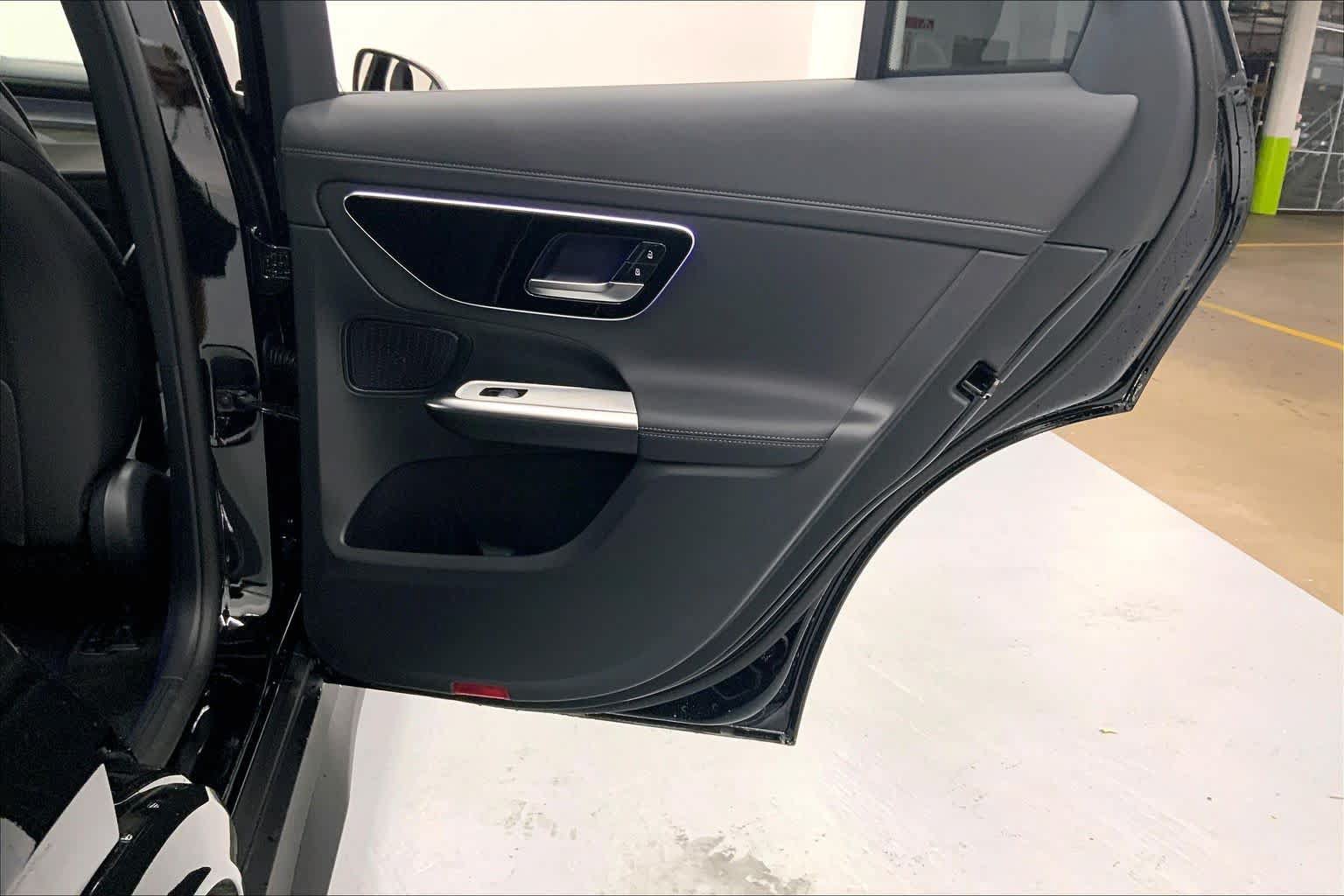 Used 2026 Mercedes-Benz GLC 300 image 12