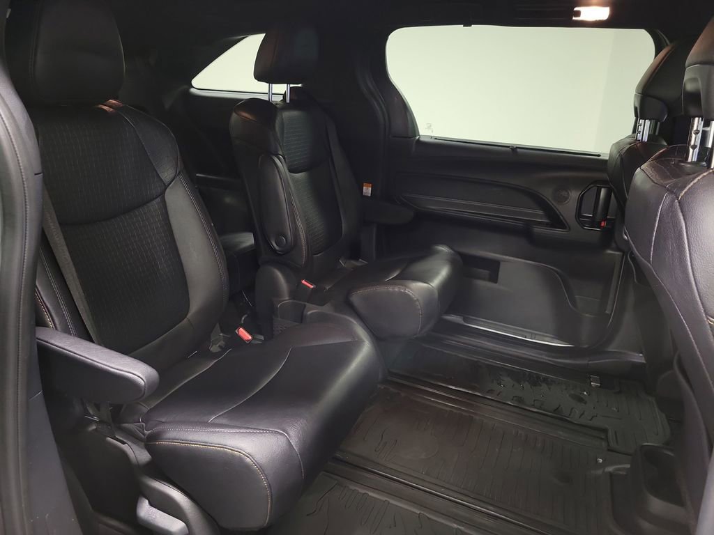 Used 2025 Toyota Sienna XLE Woodland Edition image 21