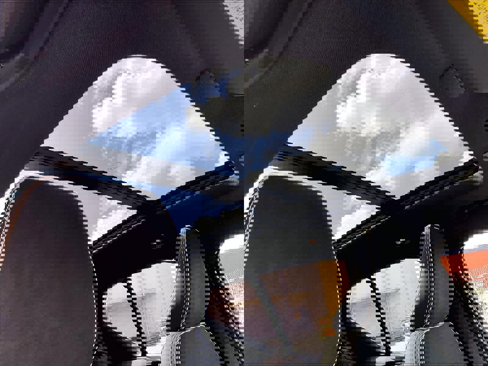 Used 2023 Volvo XC40 Recharge Plus w/ Protection Package Premier image 25