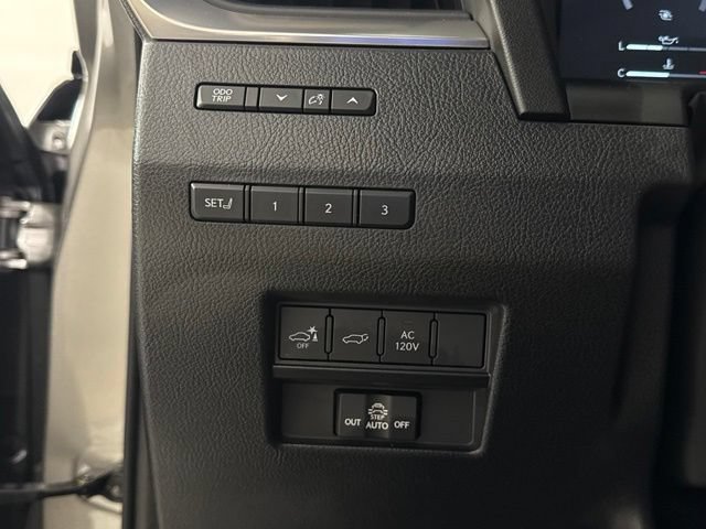 Used 2025 Lexus GX 550 w/ Accessory Package (2T) AWD/4WD image 28