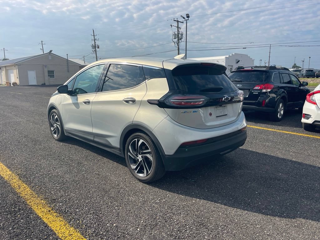 Used 2023 Chevrolet Bolt LT w/ Infotainment Package FWD image 3