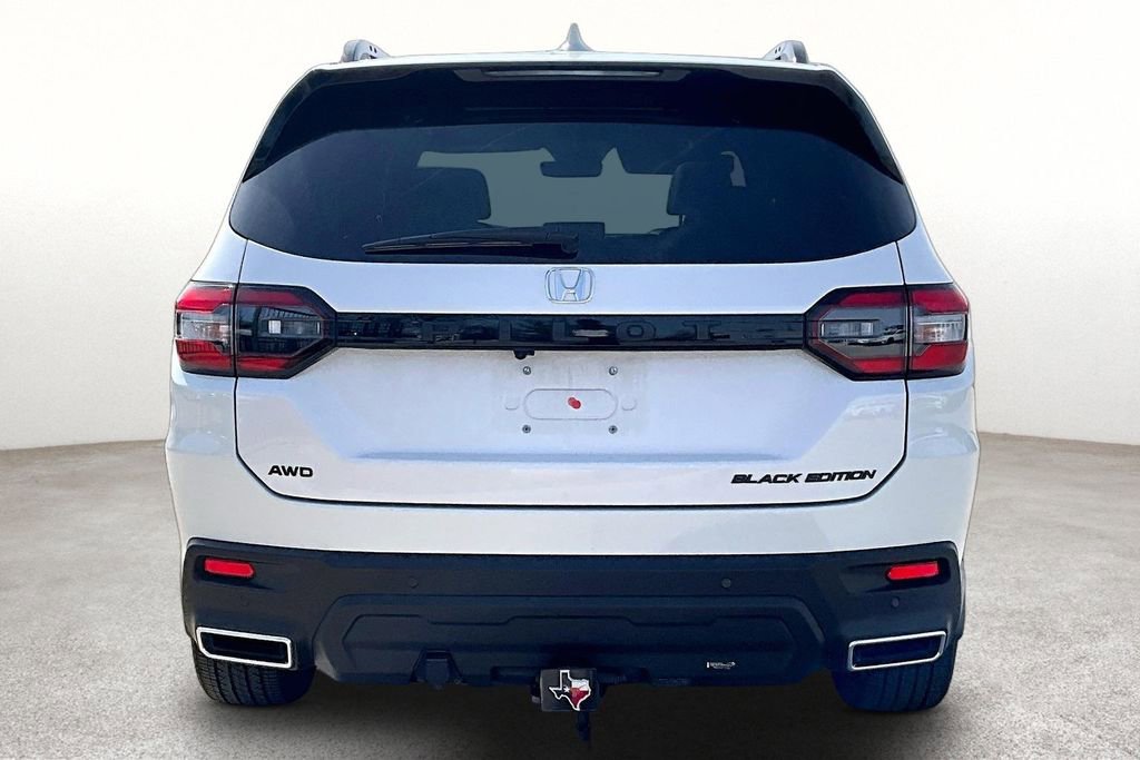 Used 2025 Honda Pilot Black Edition image 6