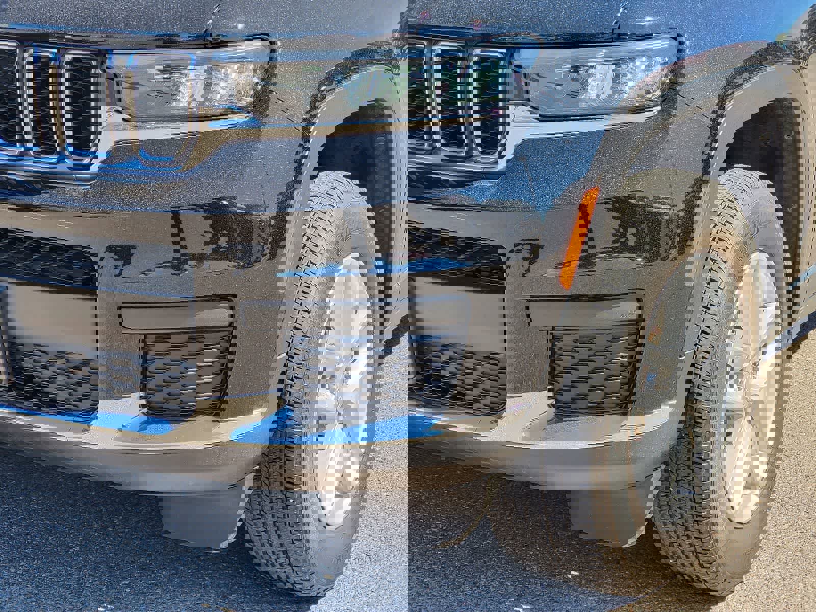 Used 2024 Jeep Grand Cherokee L Laredo image 7