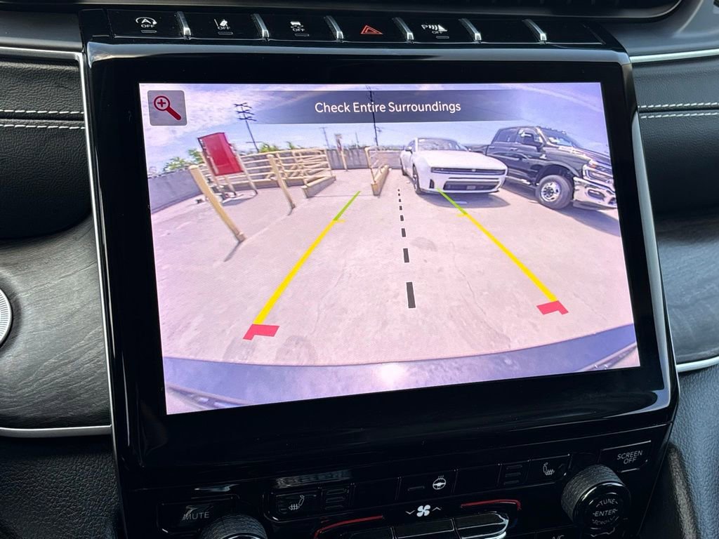 Used 2023 Jeep Grand Cherokee L Limited w/ Luxury Tech Group II AWD/4WD image 27