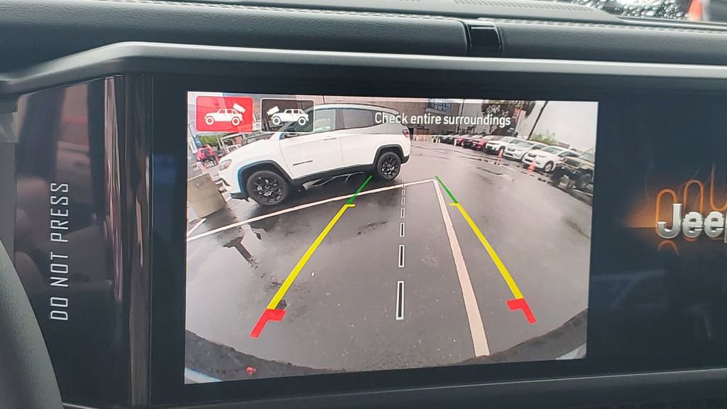 New 2026 Jeep Wrangler Unlimited Rubicon w/ Technology Group image 25