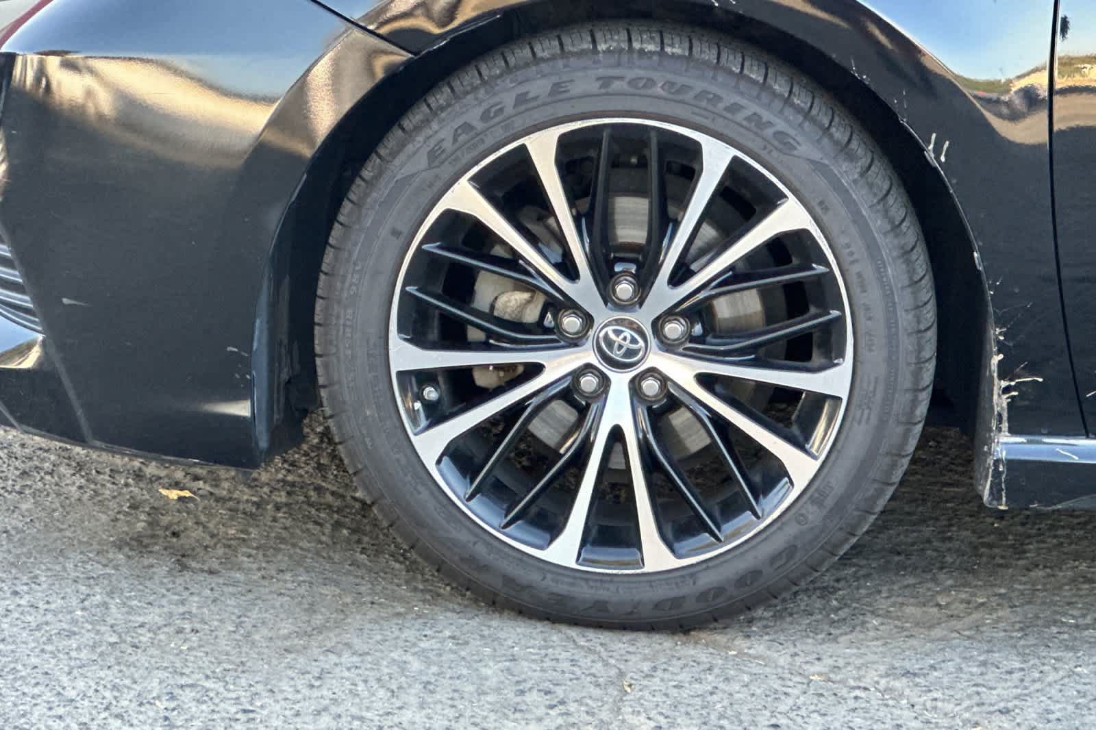 Used 2018 Toyota Camry SE FWD image 12