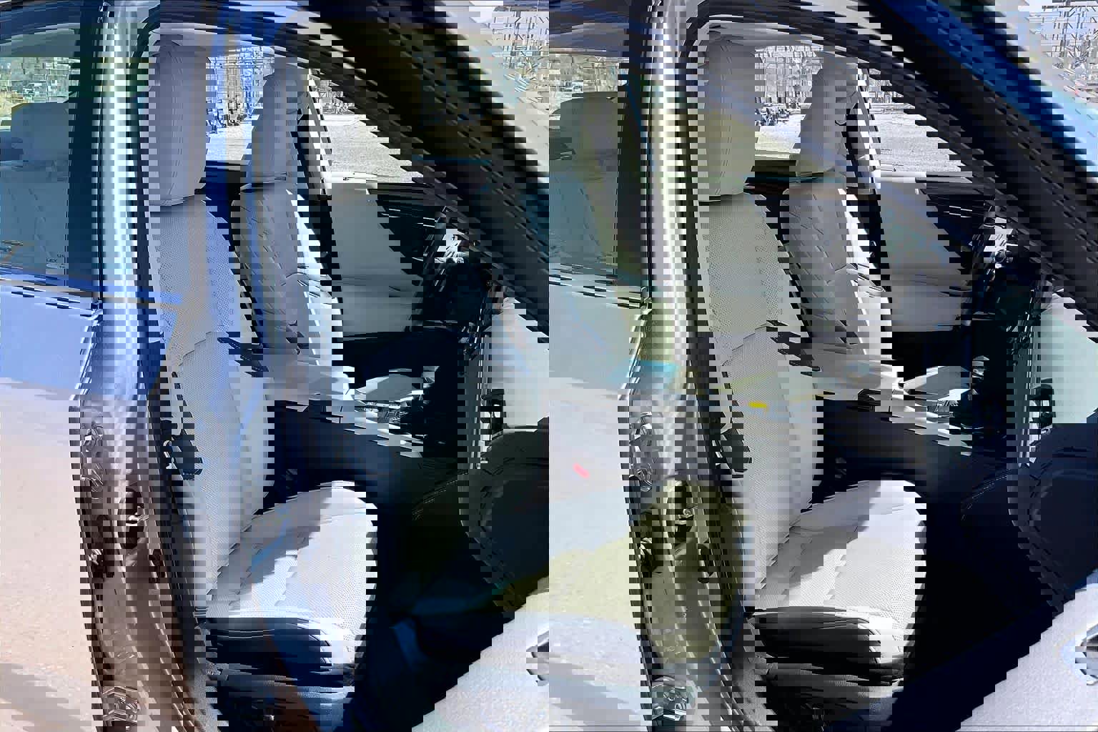 Used 2025 Lexus ES 300h w/ Premium Package image 9