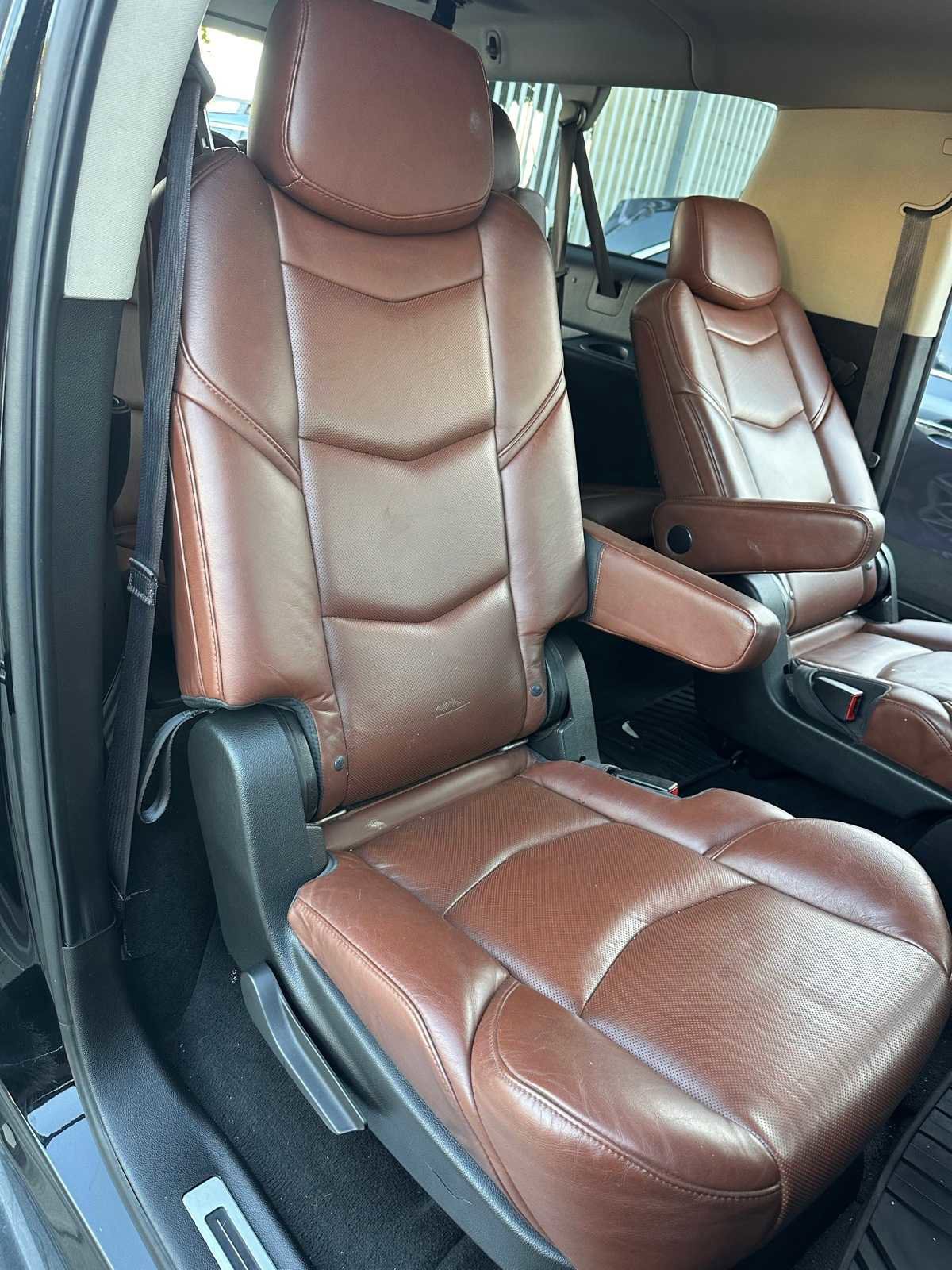 Used 2016 Cadillac Escalade ESV Premium image 12