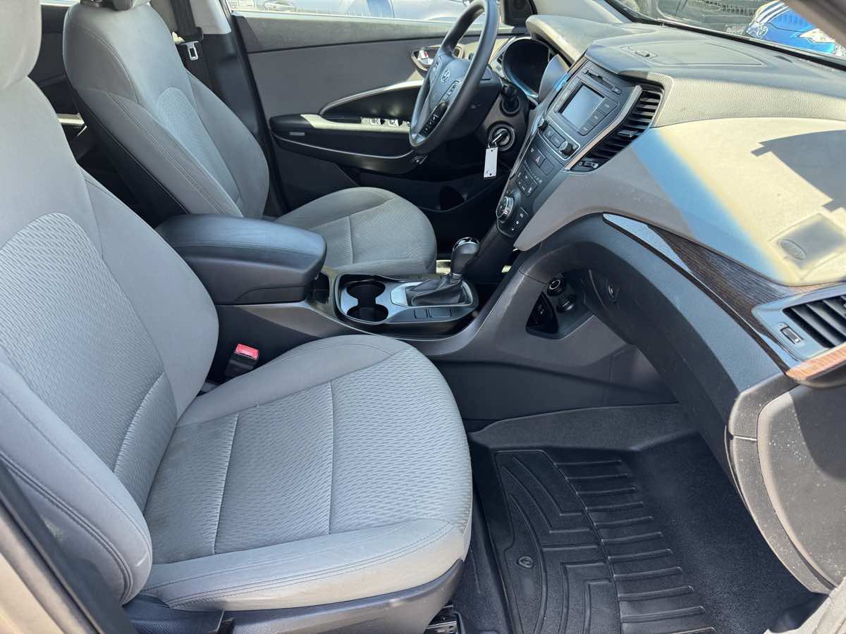 Used 2018 Hyundai Santa Fe Sport FWD image 16