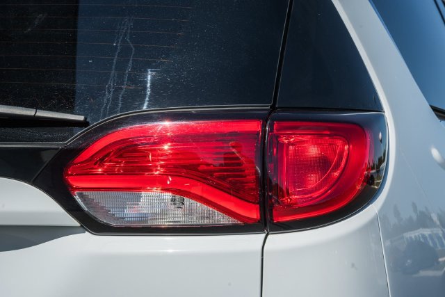 Used 2019 Chrysler Pacifica Limited FWD image 8