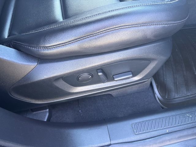 Used 2020 Ford Explorer XLT w/ Equipment Group 202A image 43