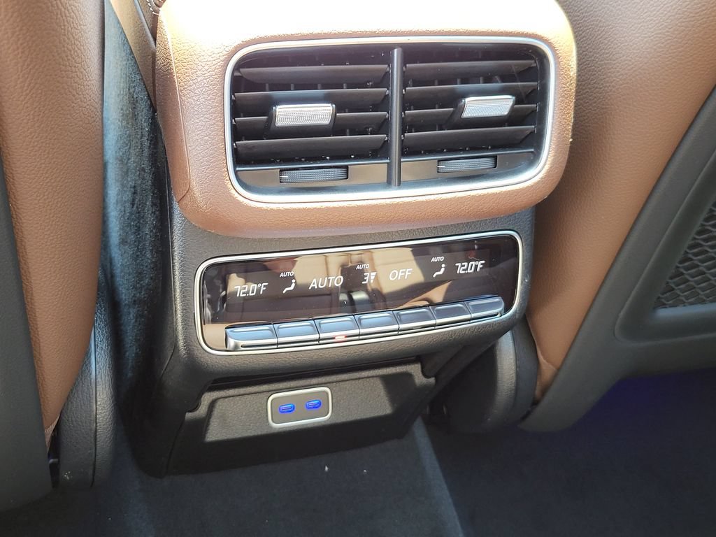 Used 2025 Mercedes-Benz GLS 450 4MATIC image 35