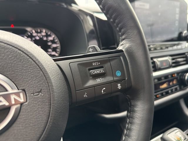 Used 2023 Nissan Pathfinder SL image 32