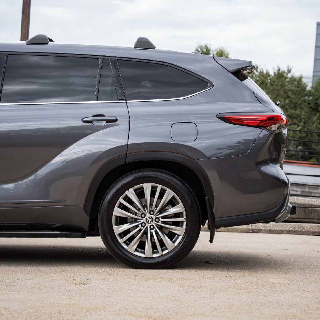 Used 2021 Toyota Highlander Platinum AWD/4WD image 5