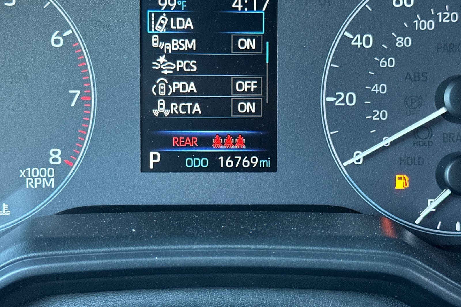 Used 2025 Toyota Corolla Cross AWD Hybrid w/ Moonroof Package image 25