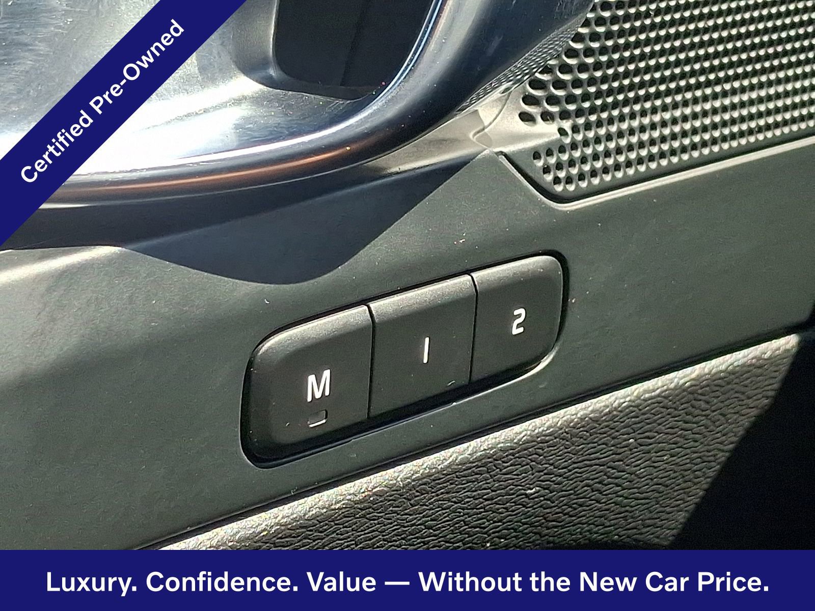 Certified 2023 Volvo XC40 B5 Plus w/ Climate Package image 22