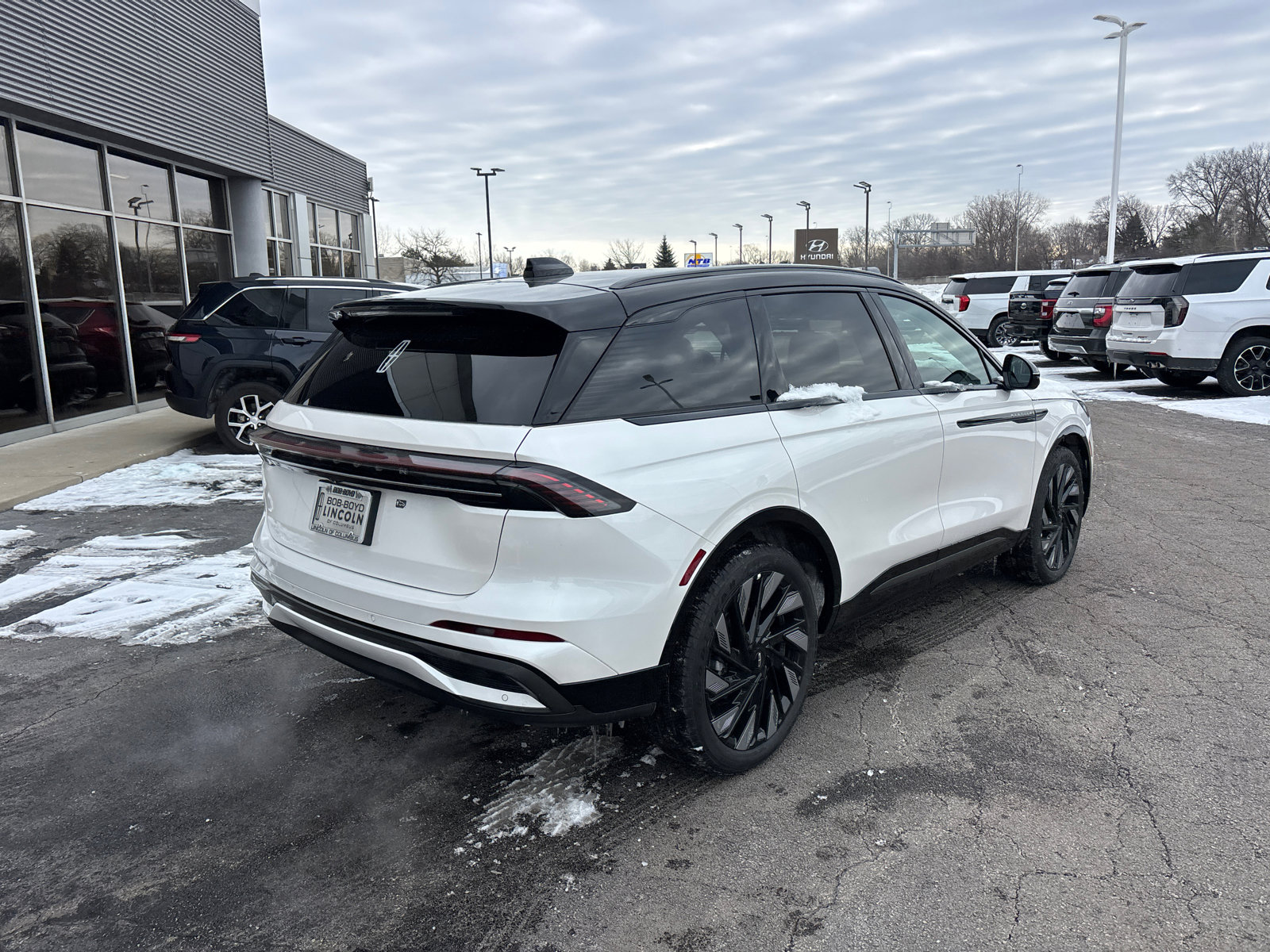 New 2026 Lincoln Nautilus Reserve w/ Jet Appearance Package AWD/4WD image 7