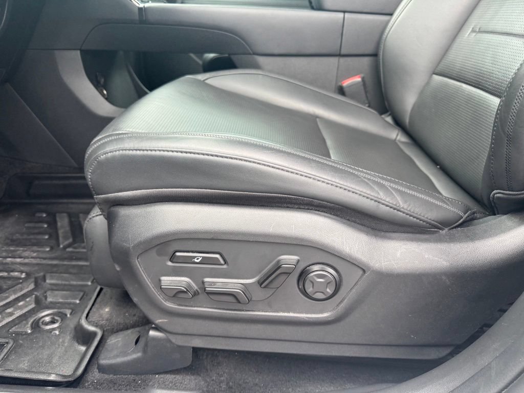 Used 2025 Hyundai Santa Fe Calligraphy AWD/4WD image 6