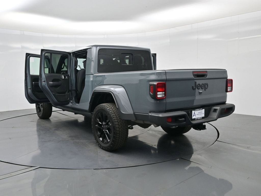 Used 2024 Jeep Gladiator Sport image 39